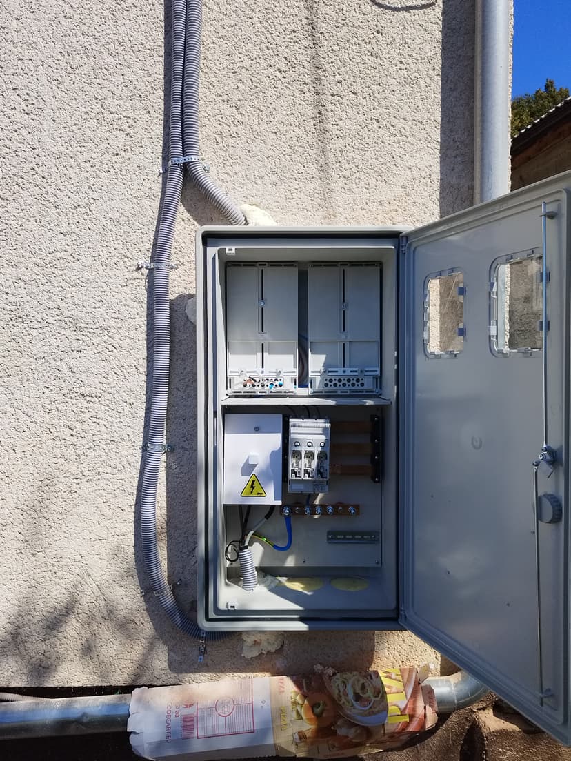 Montaža in priklop elektro omarice