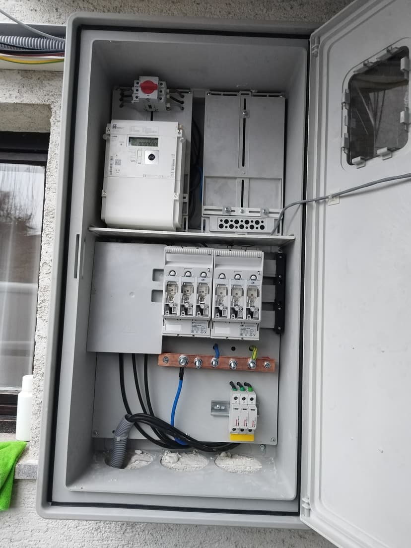 Vgradnja elektro omarice - domač objekt